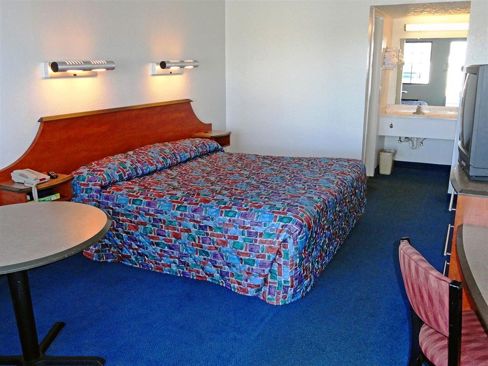 Days Inn By Wyndham Indianapolis South Esterno foto