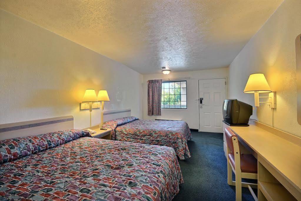 Days Inn By Wyndham Indianapolis South Esterno foto