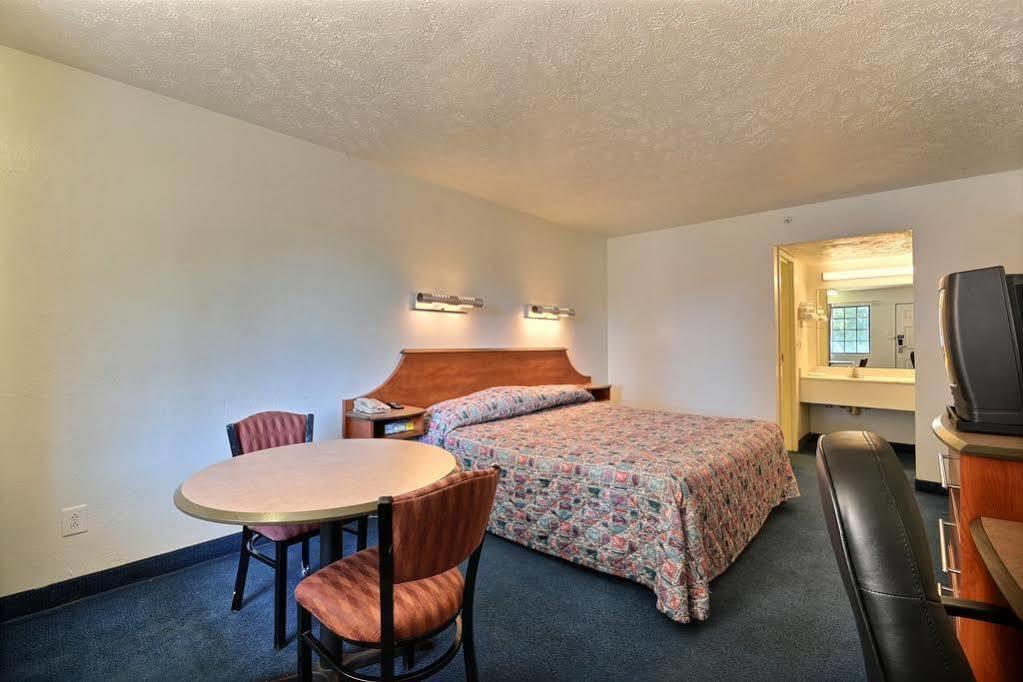 Days Inn By Wyndham Indianapolis South Esterno foto